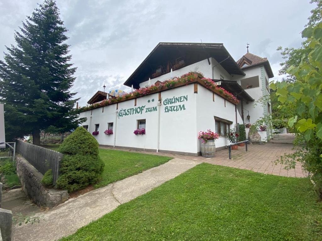 Gasthof Zum Gruenen Baum Verano Kültér fotó